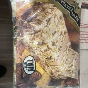New Vtg Tastemaker No Iron Muslin twin fitted Sheet Wild Kingdom T9